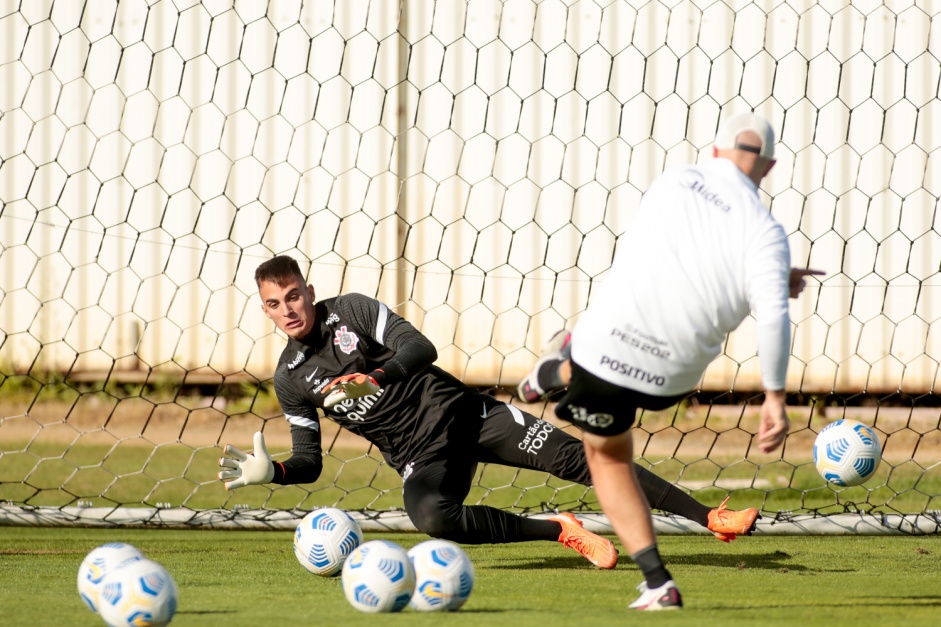 Matheus Donelli no treino do Corinthians que se prepara para o prximo jogo no Brasileiro