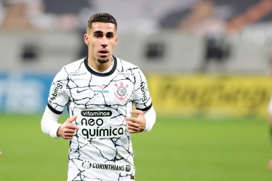 Volante Gabriel durante a partida entre Corinthians e São Paulo