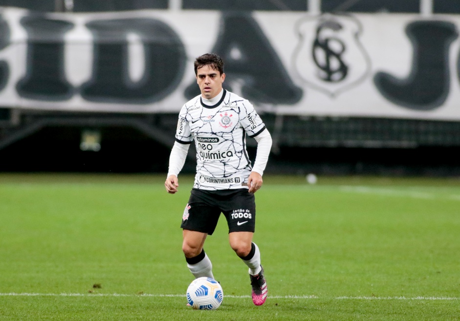 Fagner durante o jogo entre Corinthians e Internacional, na Neo Química Arena