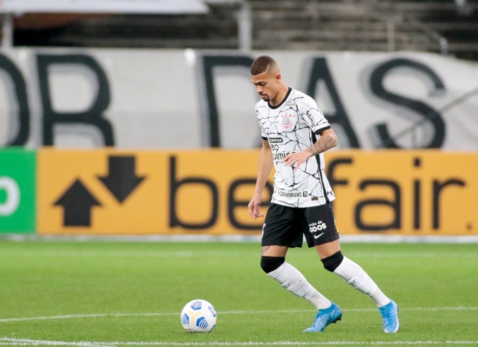João Victor durante o jogo entre Corinthians e Internacional, na Neo Química Arena