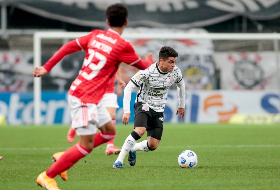 Roni iniciou como titular na partida entre Corinthians e Internacional