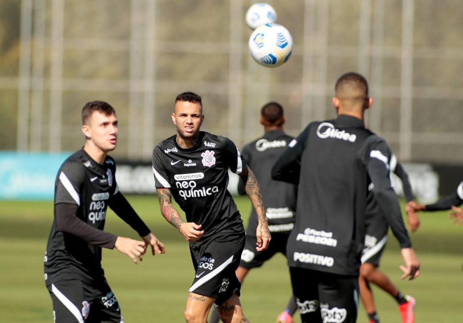 Lucas Piton e Luan no ltimo treino antes do jogo entre Corinthians e Chapecoense