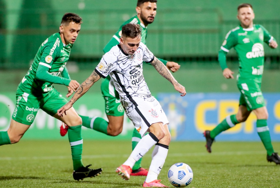 Gustavo Silva durante jogo entre Corinthians e Chapecoense, pelo Brasileirão