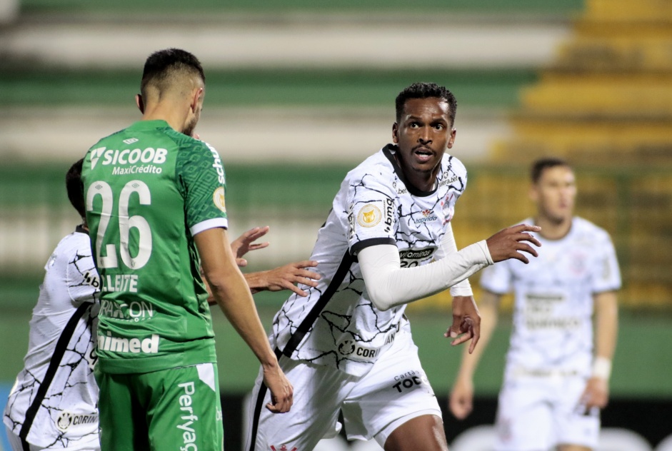 J durante jogo entre Corinthians e Chapecoense, pelo Brasileiro