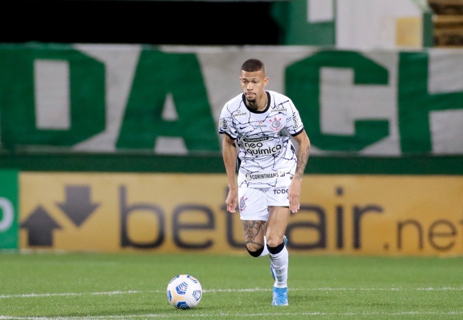 João Victor durante jogo entre Corinthians e Chapecoense