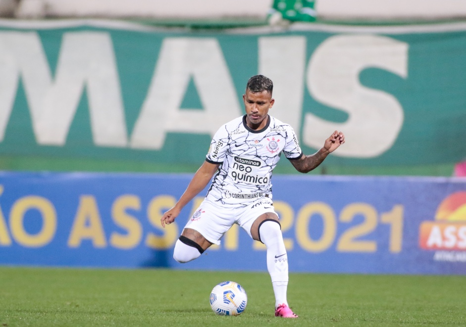 Marquinhos durante jogo entre Corinthians e Chapecoense, na Arena Condá