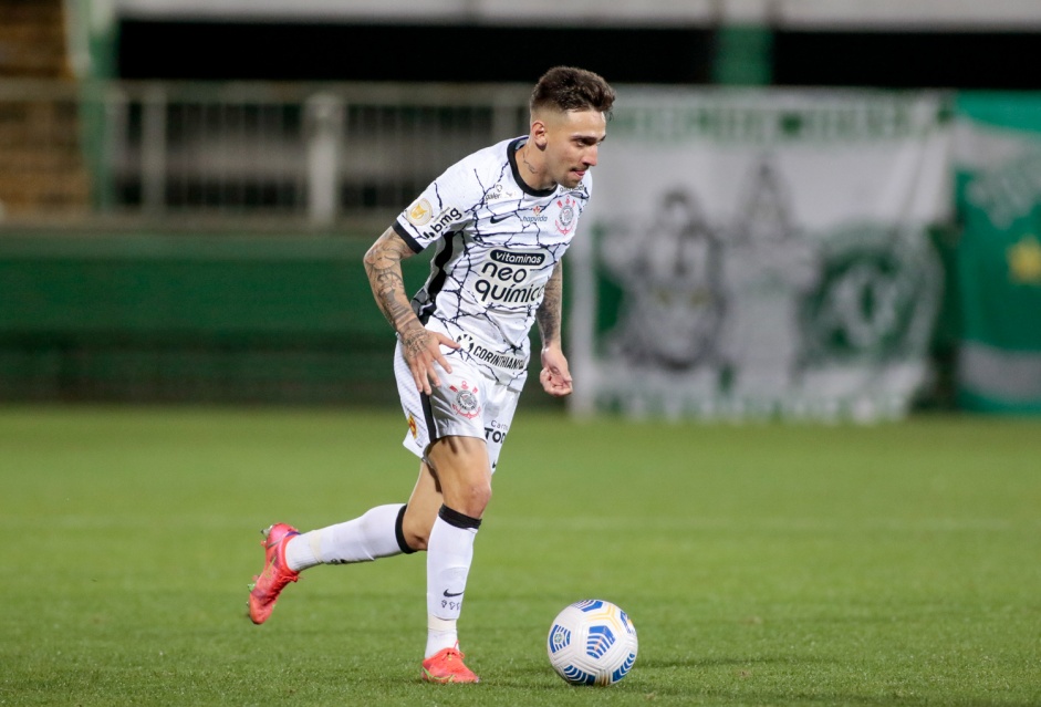 Mosquito durante jogo entre Corinthians e Chapecoense