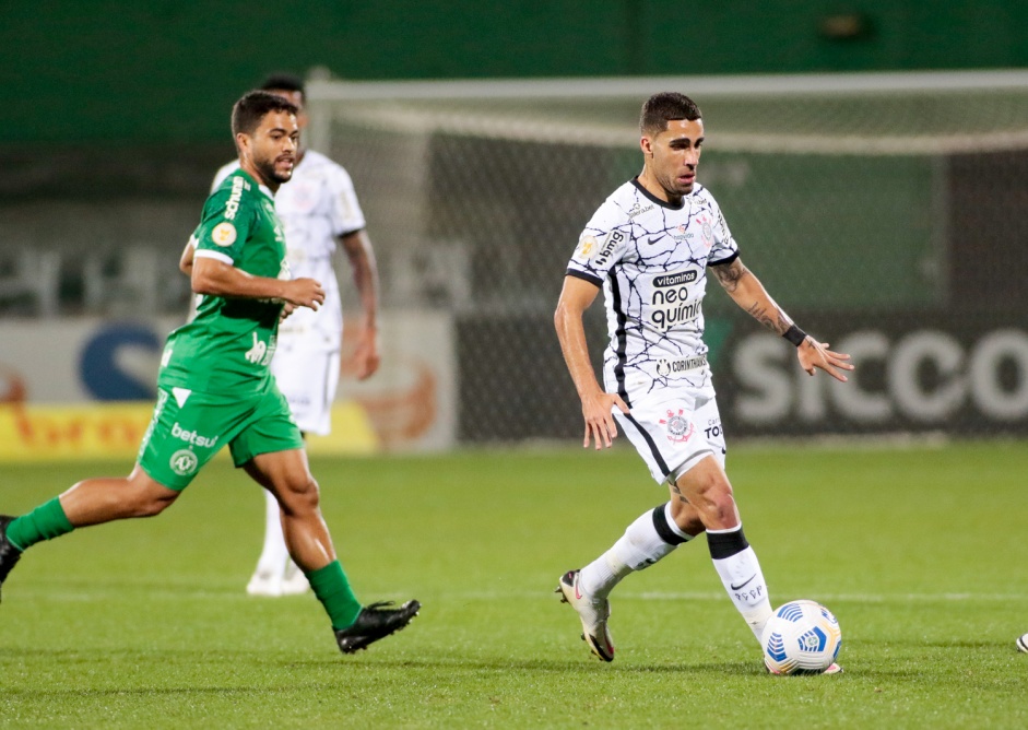 Volante Gabriel durante jogo entre Corinthians e Chapecoense