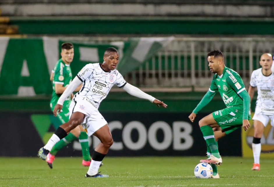 Xavier durante jogo entre Corinthians e Chapecoense, na Arena Condá, pelo Brasileirão