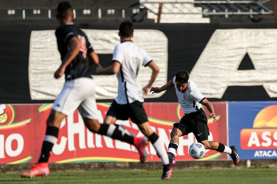 Corinthians joga mal e  goleado pelo Vasco, pelo Campeonato Brasileiro Sub-20