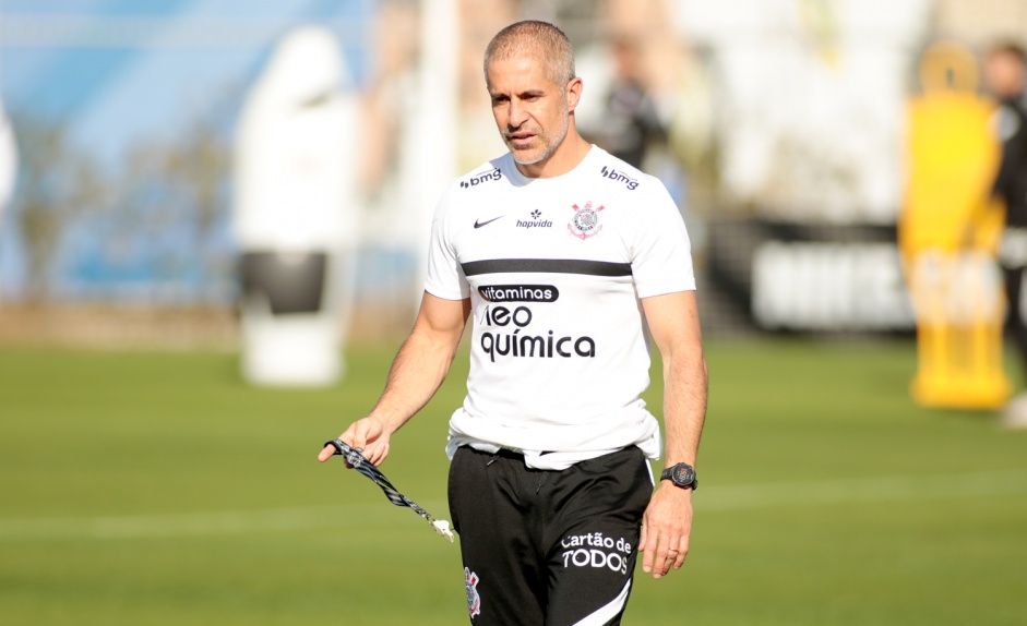 Tcnico Sylvinho durante penltimo treino do Corinthians antes do jogo contra o Atltico-MG