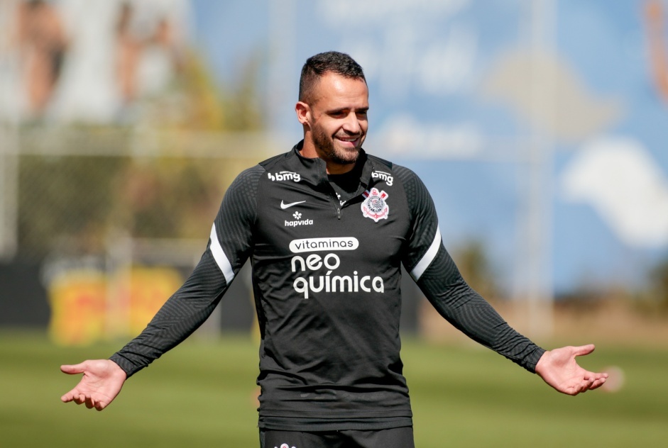 Renato Augusto foi o segundo reforo do Corinthians na temporada; torcida vive a expectativa de contar com um terceiro nome ainda nesta semana