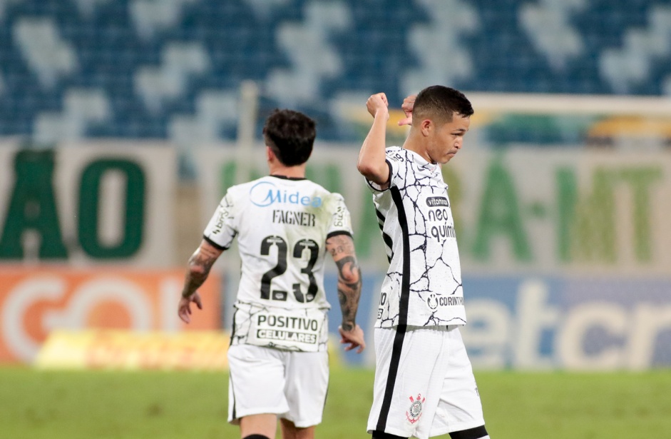 Adson marcou primeiro gol pelo Corinthians contra o Cuiab