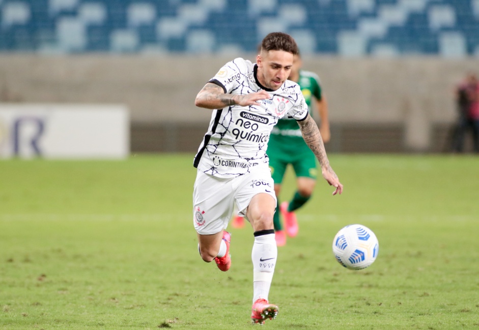 Gustavo Mosquito em campo contra o Cuiabá nesta segunda-feira