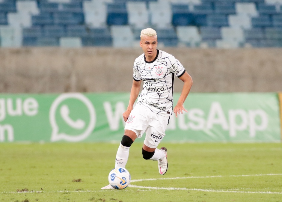 Cantillo pintou os cabelos por ao publicitria de patrocinadora do Corinthians