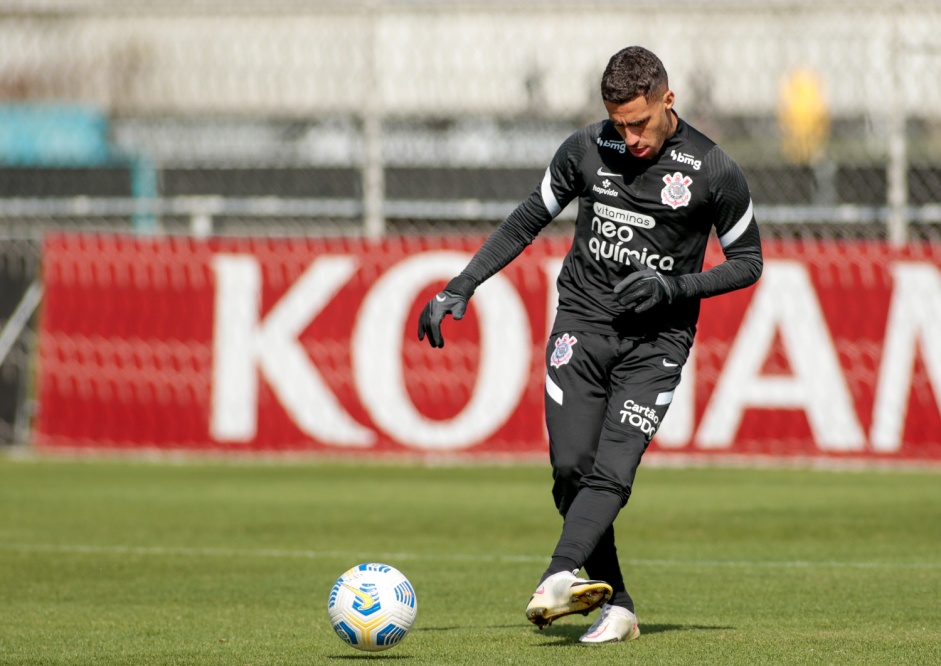 Gabriel durante treino do Corinthians em preparação para duelo contra o Flamengo