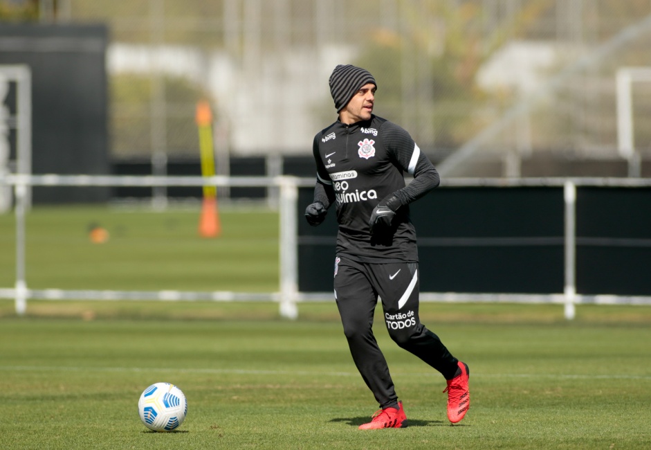 Lateral Fagner durante treino do Corinthians em preparao para duelo contra o Flamengo