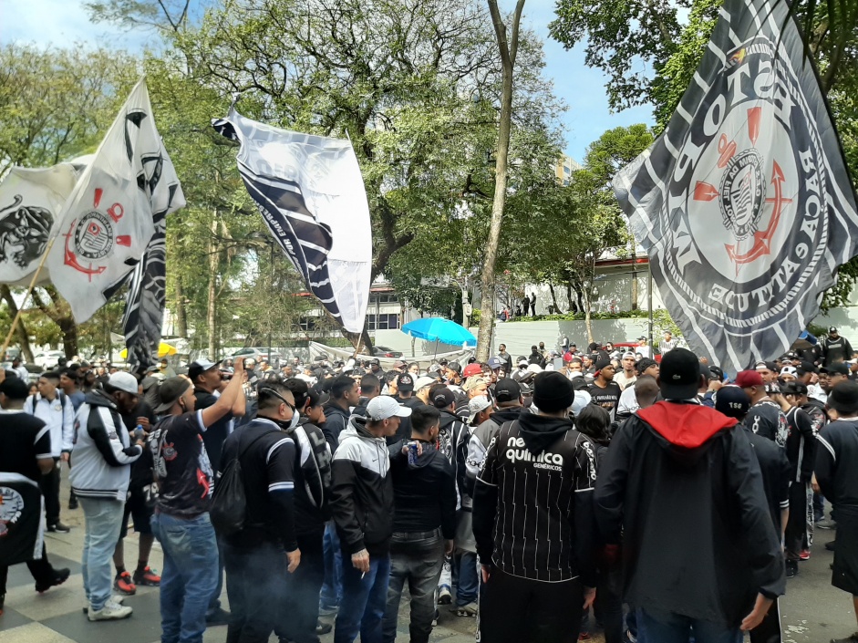 Protesto contra Roberto de Andrade e Jaa deve ser remarcado pelas torcidas organizadas