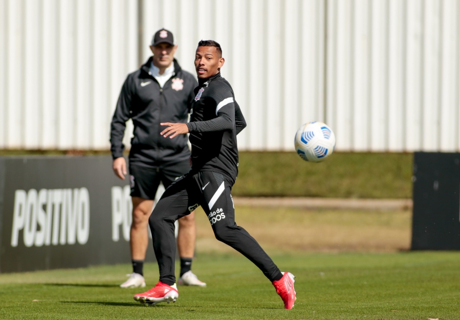 Ruan durante treino do Corinthians em preparação para duelo contra o Flamengo