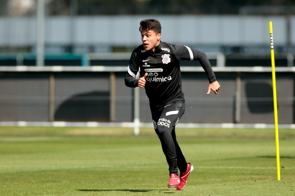 Volante Roni durante treino preparatrio do Corinthians para duelo diante o Flamengo
