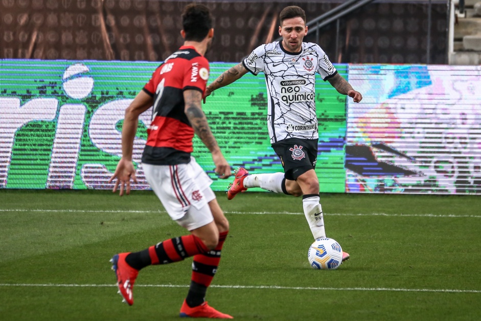 Gustavo Silva durante partida entre Corinthians e Flamengo, na Neo Química Arena, pelo Brasileirão