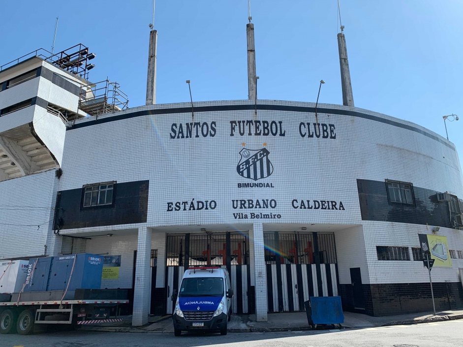 Vila Belmiro pronta para receber jogo entre Corinthians e Santos, pelo