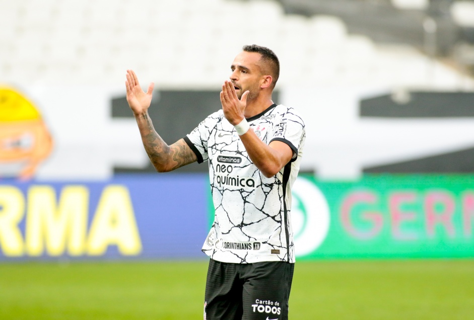 Renato Augusto comemora o golao que marcou na partida entre Corinthians e Cear