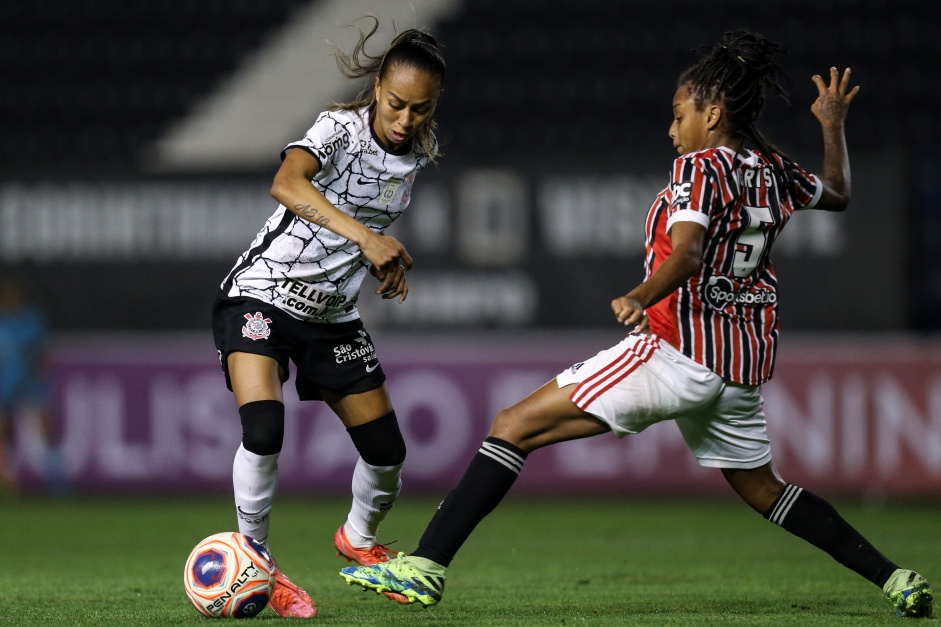 Adriana durante jogo entre Corinthians e So Paulo, pelo Paulista Sub-20
