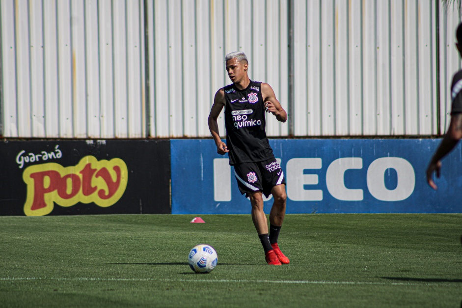 Corinthians se reapresenta para treinos aps vitria sobre o Athletico-PR
