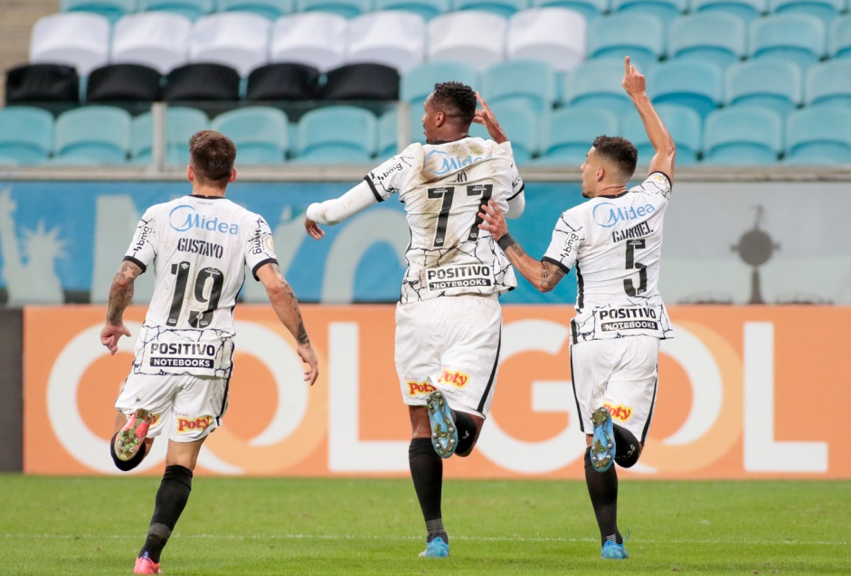 Atacante J anotou, no segundo tempo, o gol do Corinthians no duelo contra o Grmio