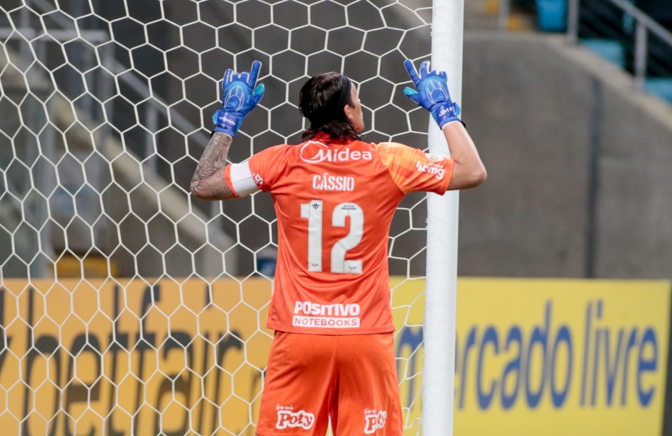 Cássio durante partida entre Corinthians e Grêmio, pelo Campeonato Brasileiro