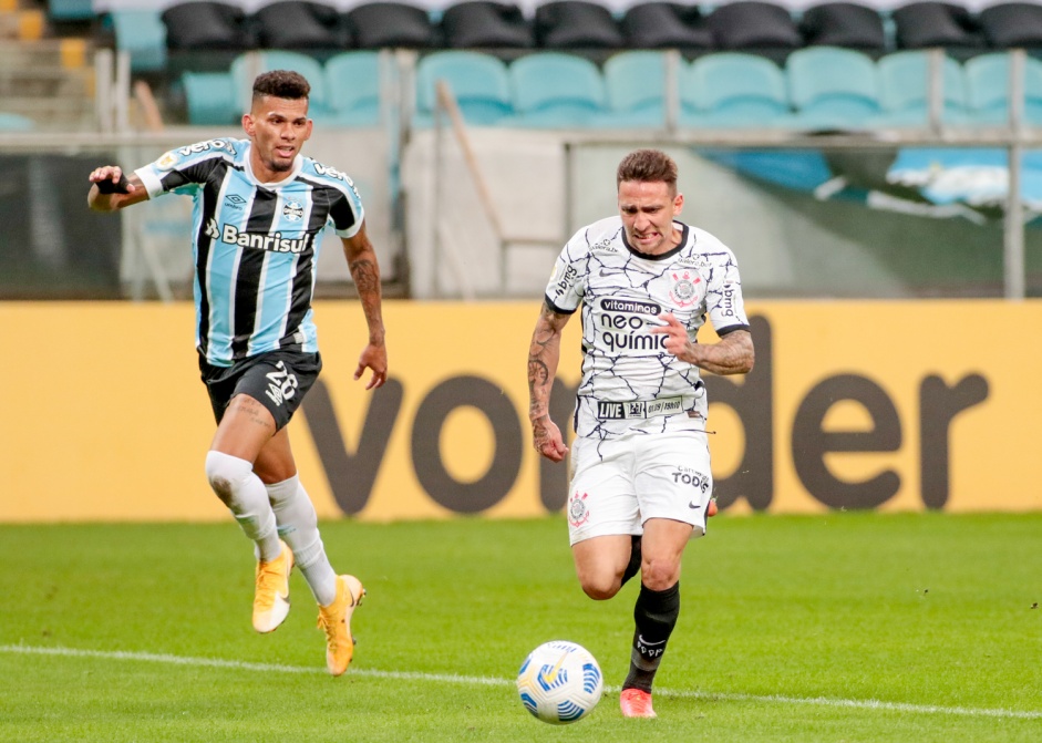 Gustavo Silva durante partida entre Corinthians e Grmio, pelo Campeonato Brasileiro