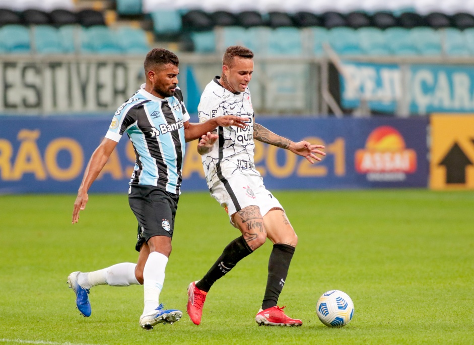 Luan durante partida entre Corinthians e Grêmio, pelo Campeonato Brasileiro