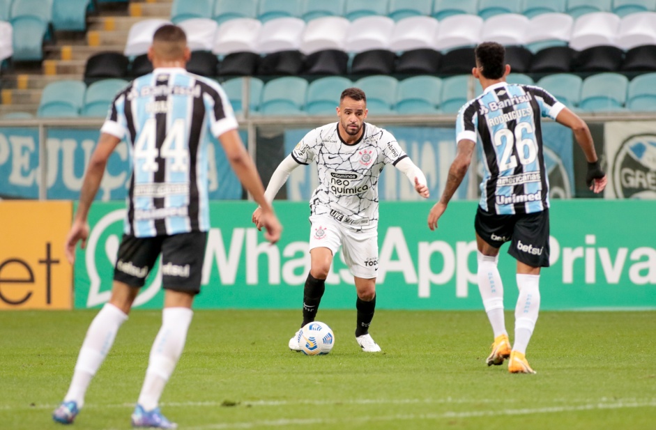 Renato Augusto durante partida entre Corinthians e Grêmio, pelo Campeonato Brasileiro