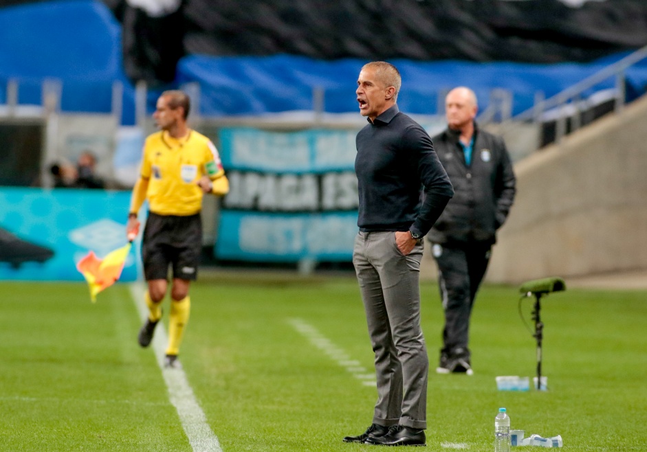 Sylvinho durante partida entre Corinthians e Grmio, pelo Campeonato Brasileiro