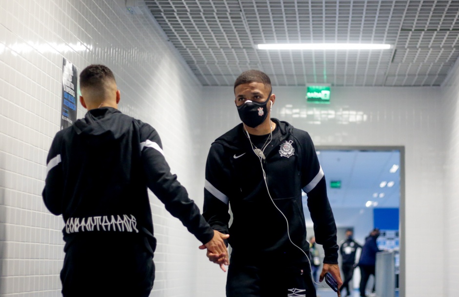 Vitinho antes da partida contra o Grêmio, pelo Campeonato Brasileiro