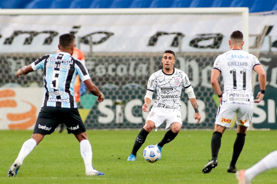 Volante Gabriel durante partida entre Corinthians e Grmio, pelo Campeonato Brasileiro