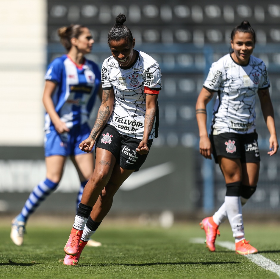 Grazi marcou gol contra o Nacional, pelo Campeonato Paulista Feminino