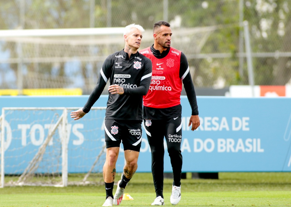 Roger Guedes e Renato Augusto chegaram ao Corinthians aps passagem pelo futebol chins