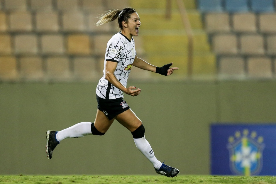 A grande Gabi Zanotti comemorando seu gol no jogo entre Corinthians e Ferroviria