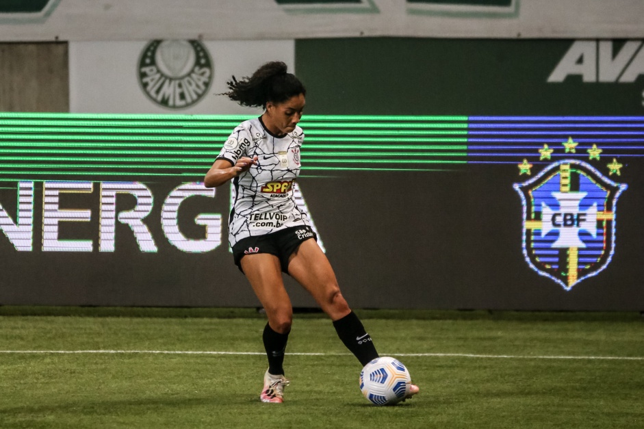 Yasmin durante partida entre Corinthians e Palmeiras, pelo Brasileiro Feminino