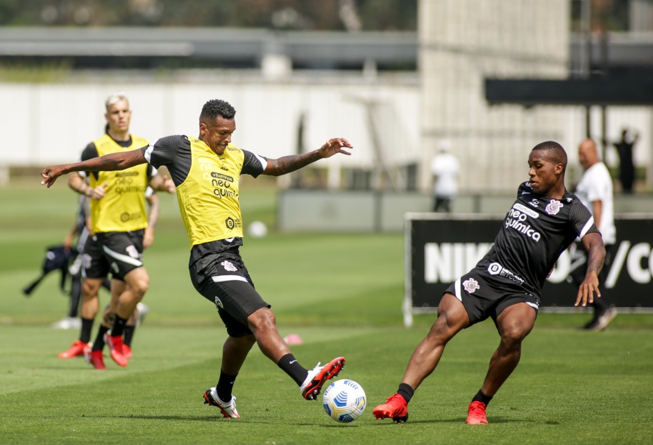 J e Xavier participam de ltimo treino do Corinthians para duelo diante o Amrica-MG