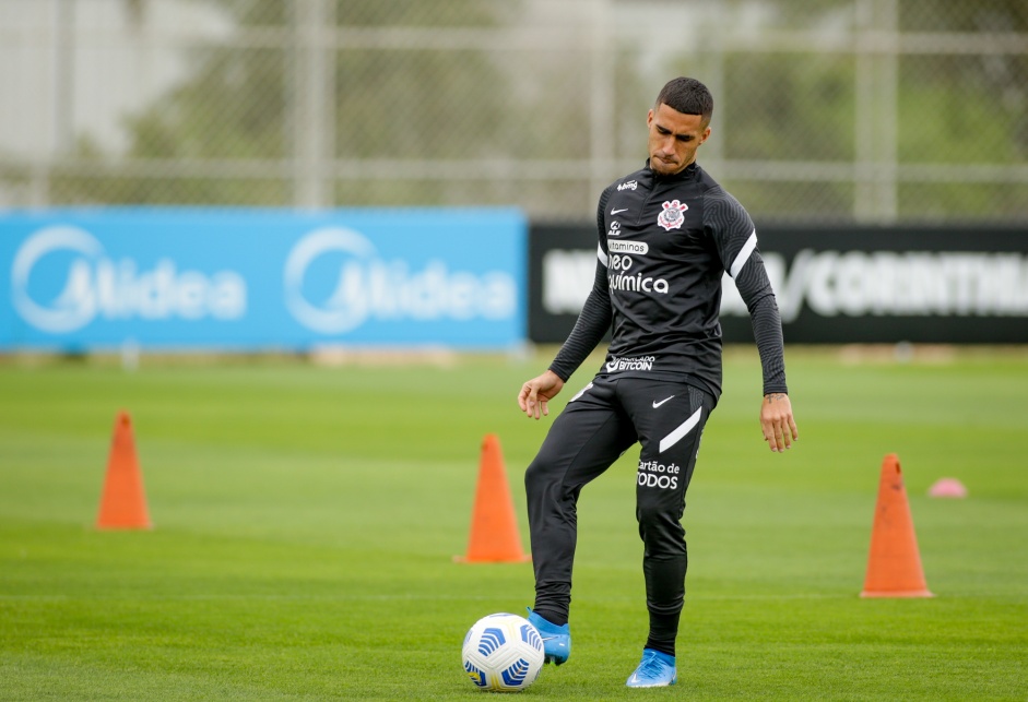Gabriel durante treino preparatório para o Dérbi entre Corinthians e Palmeiras