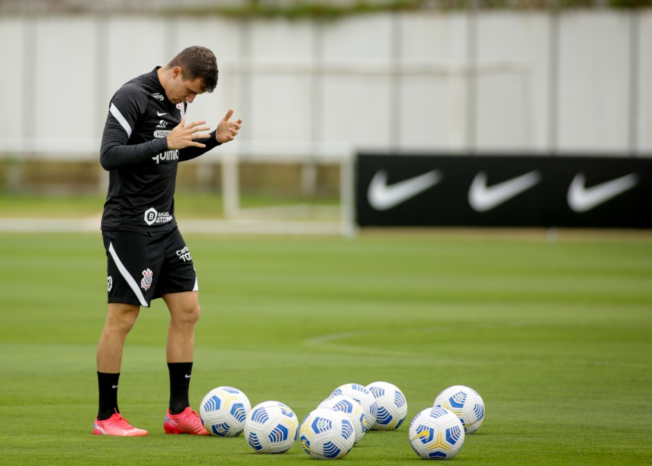 Lucas Piton durante treino preparatório para o Dérbi entre Corinthians e Palmeiras