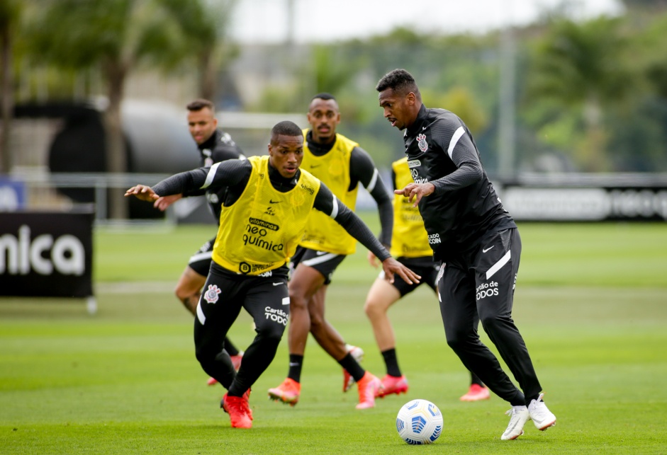 Xavier e Jô durante treino preparatório para o Dérbi entre Corinthians e Palmeiras