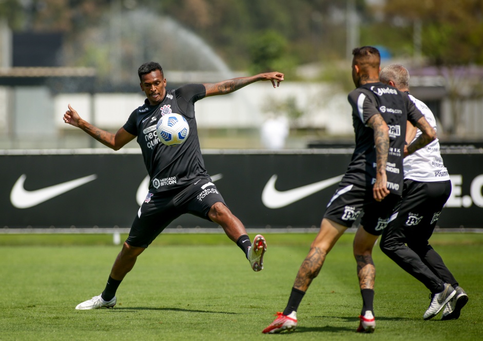 J no ltimo treino no CT do Corinthians antes do Drbi contra o Palmeiras