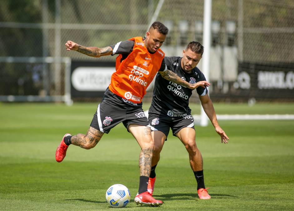 Luan e Joo Pedro no ltimo treino no CT do Corinthians antes do Drbi contra o Palmeiras