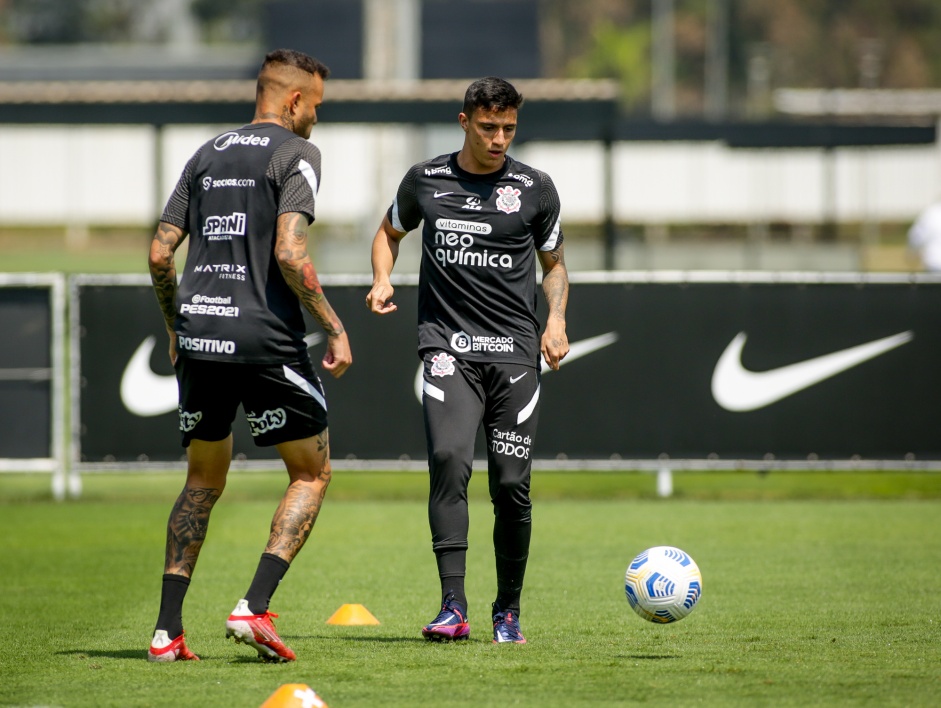 Luan e Mantuan fazem ltimo treino no CT do Corinthians antes do Drbi contra o Palmeiras