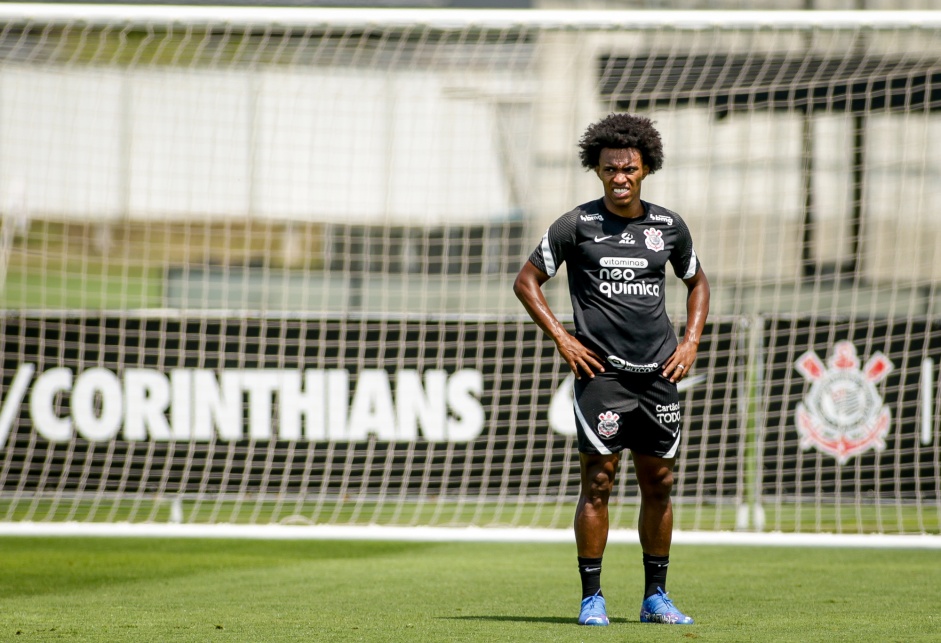 Willian no ltimo treino no CT do Corinthians antes do Drbi contra o Palmeiras
