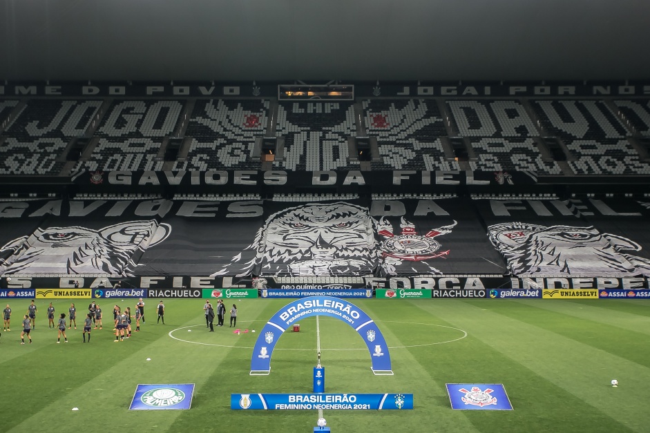 Mosaico para a final do Brasileiro Feminino entre Corinthians e Palmeiras